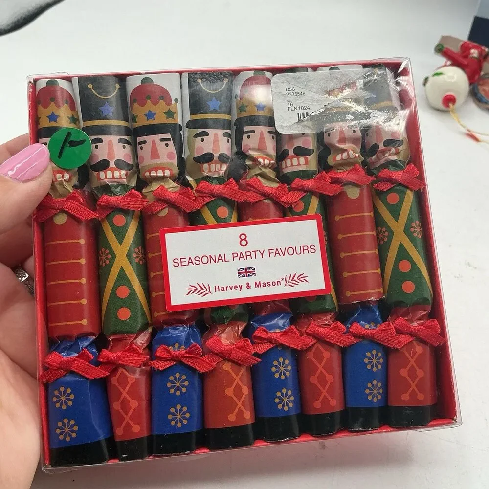 Harvey & Mason Nutcracker Christmas Crackers Set of 8 Party Favors Sealed